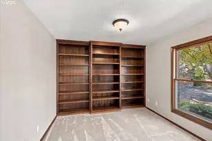 13750 SW Hiteon Dr, Beaverton, OR 97008 - Photo 24