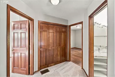 13750 SW Hiteon Dr, Beaverton, OR 97008 - Photo 32