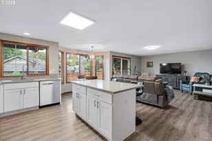 20168 SW Tillamook Ct, Tualatin, OR 97062 - Photo 12