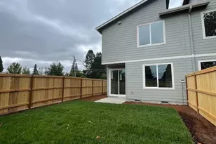 1421 NE 18th St, McMinnville, OR 97128 - Photo 4