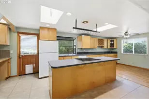 522 65th St, Springfield, OR 97478 - Photo 12
