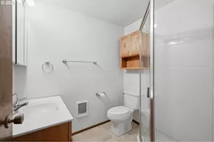 522 65th St, Springfield, OR 97478 - Photo 22