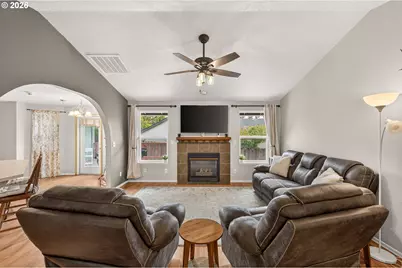 822 Monroe St, Lafayette, OR 97127 - Photo 8