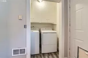 1643 NE 74th Ave, Portland, OR 97213 - Photo 16