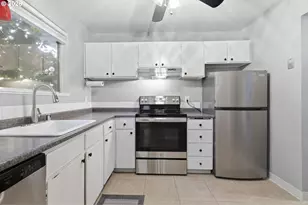 345 NE 105th St, Vancouver, WA 98685 - Photo 6