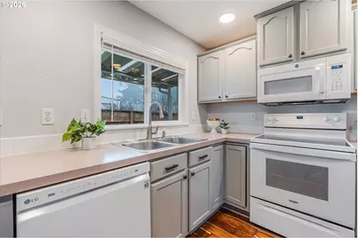 1615 Lilly Ct, Newberg, OR 97132 - Photo 12