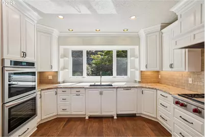 1224 Tyndall Ct, Lake Oswego, OR 97034 - Photo 10