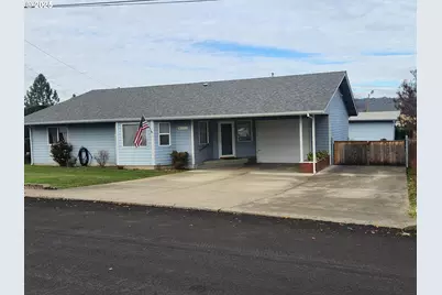 1880 Linnell Ave, Roseburg, OR 97471 - Photo 2