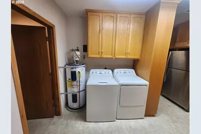 1880 Linnell Ave, Roseburg, OR 97471 - Photo 16