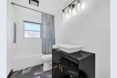 19130 NE Wasco Ct, Portland, OR 97230 - Photo 30