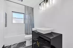 19130 NE Wasco Ct, Portland, OR 97230 - Photo 30