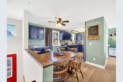 19130 NE Wasco Ct, Portland, OR 97230 - Photo 4