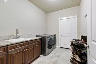 6451 Dogwood St, Springfield, OR 97478 - Photo 6