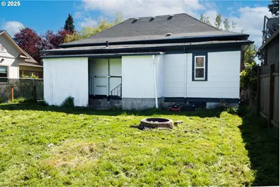 10035 N Calhoun Ave, Portland, OR 97203 - Photo 4