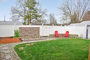 904 N Keene Way Dr, Medford, OR 97504 - Photo 2