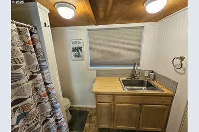 6152 Tyee Rd, Umpqua, OR 97486 - Photo 18