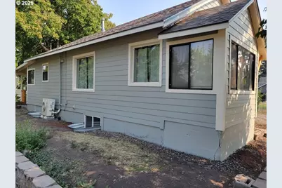 2417 N Fir St, La Grande, OR 97850 - Photo 2
