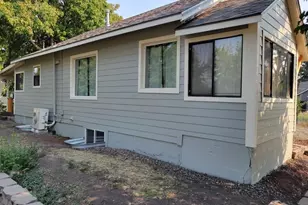 2417 N Fir St, La Grande, OR 97850 - Photo 2