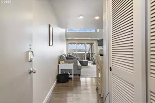 75 N Hayden Bay Dr, Portland, OR 97217 - Photo 4