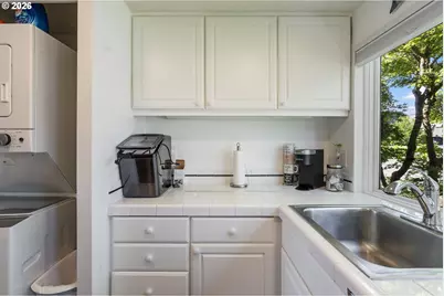 75 N Hayden Bay Dr, Portland, OR 97217 - Photo 12
