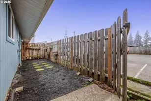 13647 Gaffney Ln, Oregon City, OR 97045 - Photo 22