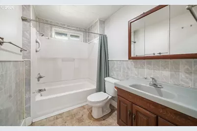 331 Hobbs Ln, Glendale, OR 97442 - Photo 22