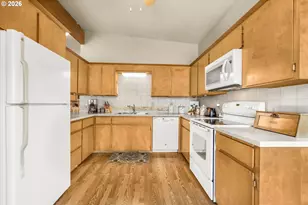 2205 N Country Club Dr, Canby, OR 97013 - Photo 10