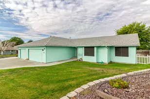 305 NW 9th Pl, Hermiston, OR 97838 - Photo 2