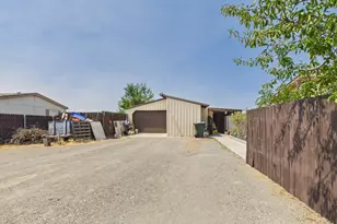 190 SE Kristen Dr, Irrigon, OR 97844 - Photo 2