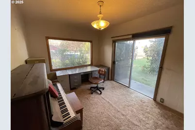 150 E Main St, Ione, OR 97843 - Photo 8