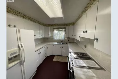 150 E Main St, Ione, OR 97843 - Photo 4