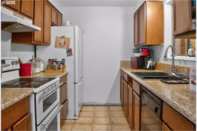 550 N Wasson St, Coos Bay, OR 97420 - Photo 10