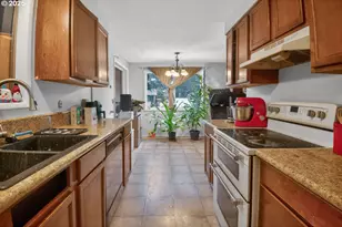 550 N Wasson St, Coos Bay, OR 97420 - Photo 6