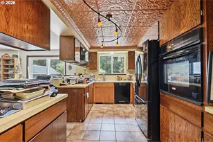 19720 S Hinkle Rd, Oregon City, OR 97045 - Photo 8