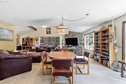 19720 S Hinkle Rd, Oregon City, OR 97045 - Photo 6