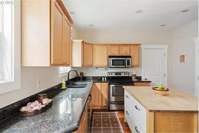 4946 NE 35th Pl, Portland, OR 97211 - Photo 16
