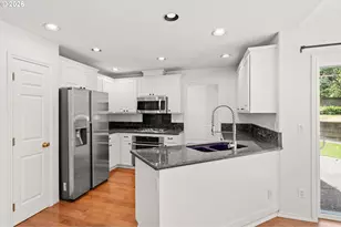 12241 SW 18th Ave, Portland, OR 97219 - Photo 12