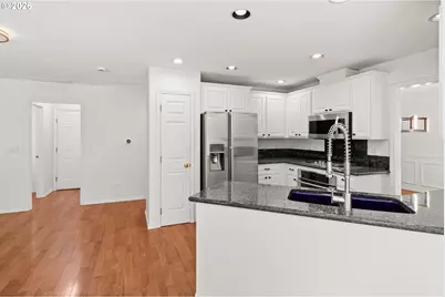 12241 SW 18th Ave, Portland, OR 97219 - Photo 14