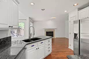 12241 SW 18th Ave, Portland, OR 97219 - Photo 8