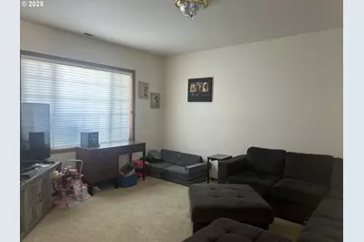 1880 Lake Cove Ave, Eugene, OR 97408 - Photo 4