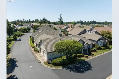 1880 Lake Cove Ave, Eugene, OR 97408 - Photo 1