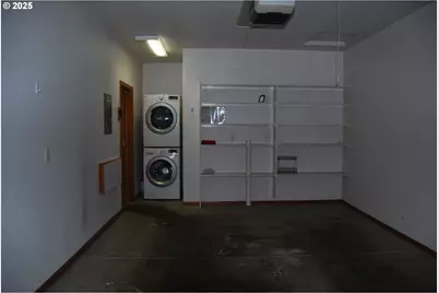 1880 Lake Cove Ave, Eugene, OR 97408 - Photo 24