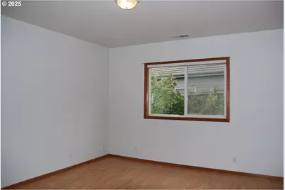 1880 Lake Cove Ave, Eugene, OR 97408 - Photo 16