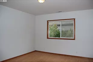 1880 Lake Cove Ave, Eugene, OR 97408 - Photo 16