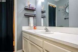 6170 SW Cherryhill Dr, Beaverton, OR 97008 - Photo 22