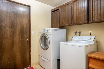 6170 SW Cherryhill Dr, Beaverton, OR 97008 - Photo 26