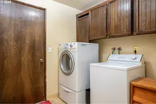 6170 SW Cherryhill Dr, Beaverton, OR 97008 - Photo 26