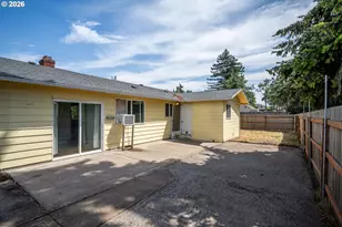 260 35th St, Springfield, OR 97478 - Photo 18