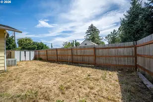 260 35th St, Springfield, OR 97478 - Photo 18