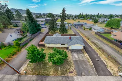 260 35th St, Springfield, OR 97478 - Photo 22